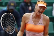 Sharapova Coba Ulang...
