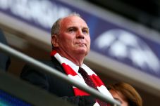 Hoeness Jalani Hari...