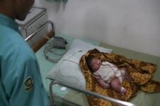 Bayi Wanita Raksasa...