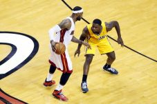 LeBron James Jawab Tantangan...