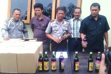 Ratusan Botol Miras...