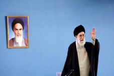 Khamenei: Gempur Iran...