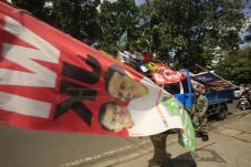Rusak Pohon, Poster...