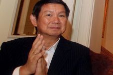 Babinsa Arahkan Pemilih,...