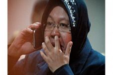 Risma Teler Hadapi Warga...
