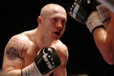 Mantan Juara WBO Akhiri...
