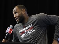 LeBron James Menyesal...