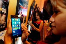 Lenovo Kenalkan Produk...