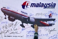 Keluarga Tawarkan Hadiah...