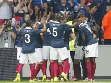 Prancis Pesta Gol ke...