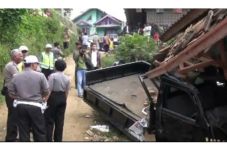 Mobil Rombongan Pengantin...