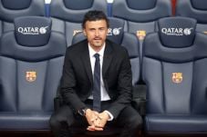 Luis Enrique Naik Meja...