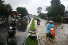2015, Pemkab Garut Bangun...