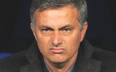 Mourinho Tolak Arsiteki...