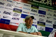 Dihajar Persib, Pelatih...