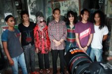 Slank: Demokrasi Itu...