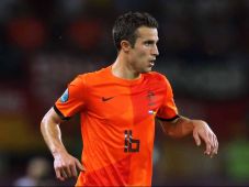 Van Persie Bukan Algojo...