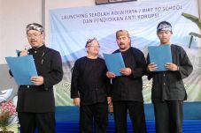 SMAN 9 Bandung Ikrarkan...