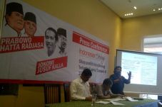 Prabowo-Hatta Unggul...