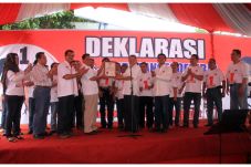 Jadi Lawan Politik,...