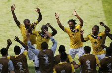 Bertemu Yunani, Kolombia...