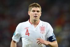 Lagi, Gerrard Terpeleset