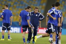 Bosnia Tampil Menyerang...