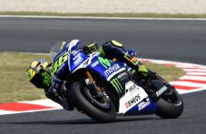 Rossi Berusaha Rusak...