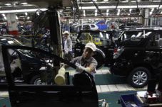 Daihatsu Juga Produksi...