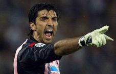 Buffon Buat Italia Harap-Harap...
