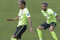 Wajah Baru Neymar dan...
