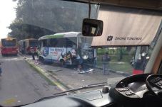 Kopaja Tabrak Bus Transjakarta...