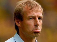 Klinsmann Pede Hadapi...