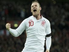 Rooney Serang Wartawan