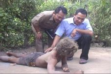 Keluarga Miskin Pemakan...