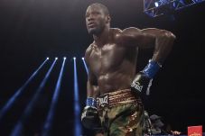 Tyson Tantang Tukang...