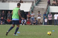 Dua Pemain Senior Tambah...