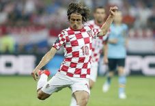 Modric Dipastikan Tampil...