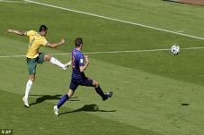 Gol Tim Cahill Disejajarkan...
