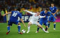 Hoddle: Hodgson Harus...