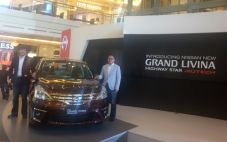 Nissan Luncurkan Varian...
