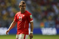 Shaqiri Serang Balik...