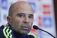 Pelatih Chile Kritik...