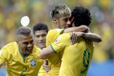 Juara Grup, Brazil Dihadang...