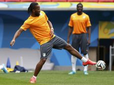 Drogba Masih di Persimpangan...