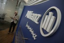 Allianz Life-BPJS Sepakati...