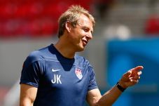 Klinsmann Bakal Beri...