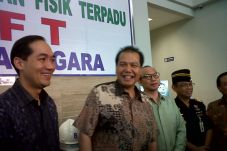Pantau Arus Barang,...