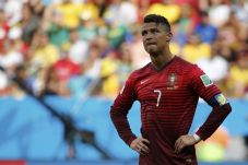 Ronaldo Keluhkan Penyelesaian...