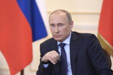 Putin Minta Gencatan...